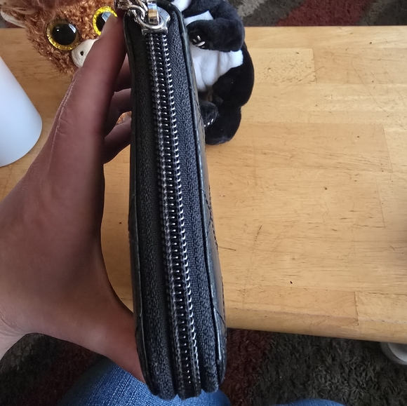 CHANEL | black quilted leather 'Cambon' coco mark zip-around wallet organizer - Picture 6 of 12